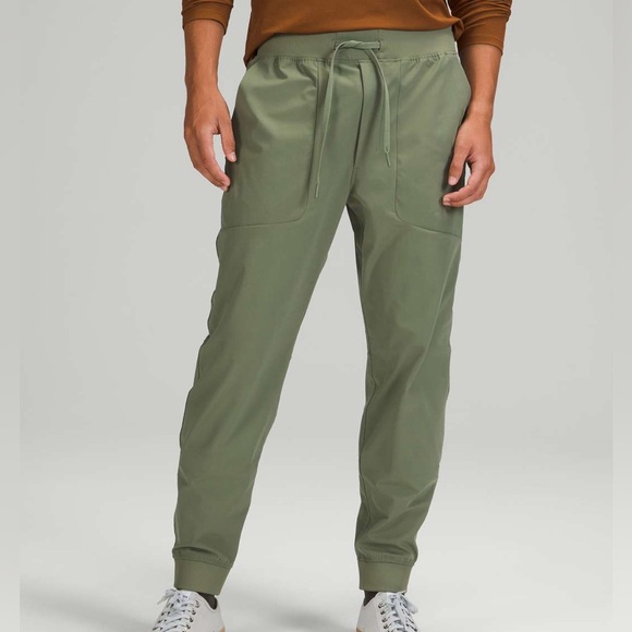 Lululemon ABC Jogger Green Twill Size Small
